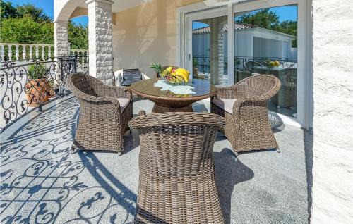 Kastel Apartment | Amazing Apartment In Buje With Wifi