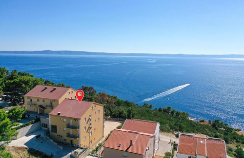 Bratus Apartment | Amazing apartment in Krvavica with WiFi