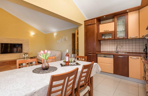 Povljana Apartment | Amazing apartment in Povljana