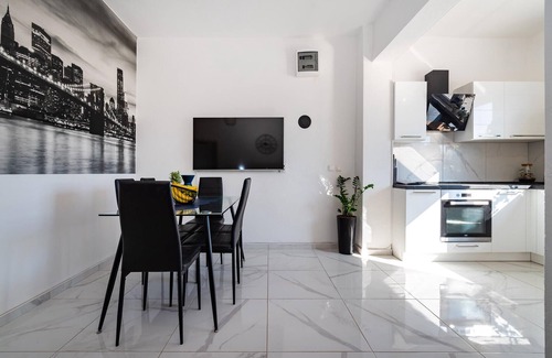Tinj Apartment | Amazing apartment in Tinj with kitchen