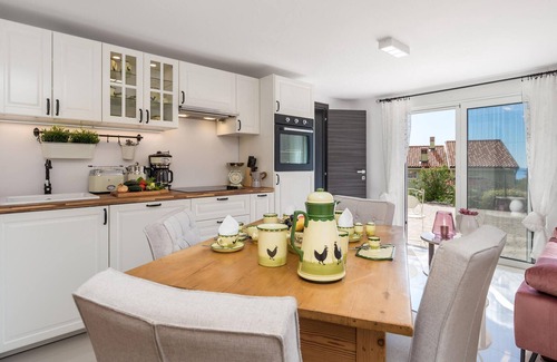 Opatija Apartment | Amazing apartment in Veprinac with WiFi
