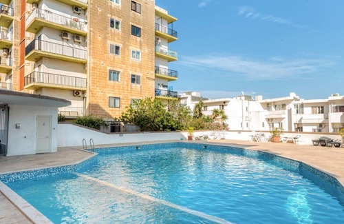 Swieqi Apartment | Amazing apartment with pool in Malta