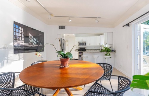 Wilton Manors House | Amazing backyard for Family vacation with heated pool.