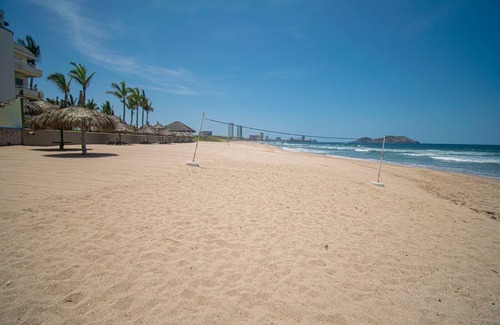 Quintas del Mar Apartment | Amazing Beach Front 105 Condo
