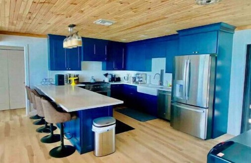 Hartswell House | Amazing beach home on the water with pool
