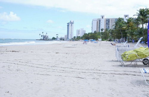 Isla Verde Condo | AMAZING BEACH PENTHOUSE - With Beach and city view