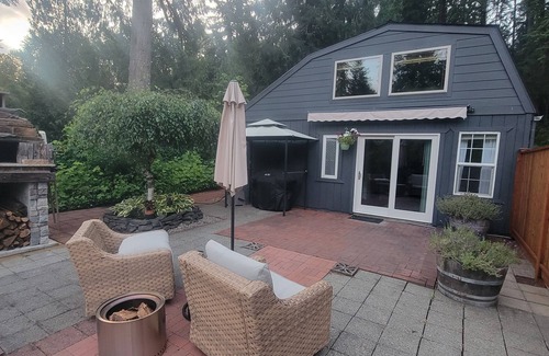 Castle Rock House | Amazing Beach & Waterfront in 2-bedroom Cottage on Toutle River Castle Rock Wa