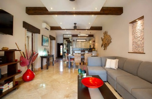 Centro Condo | Amazing Beachfront Condo with Pool and Beach - Luna Encantada G2