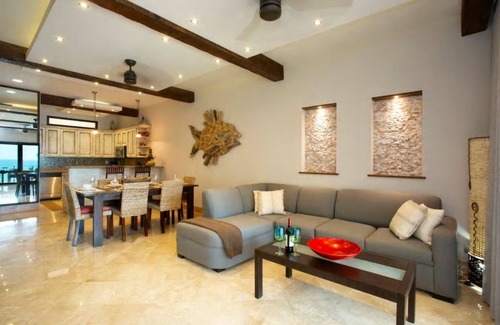 Centro Condo | Amazing Beachfront Condo with Pool and Beach - Luna Encantada G2