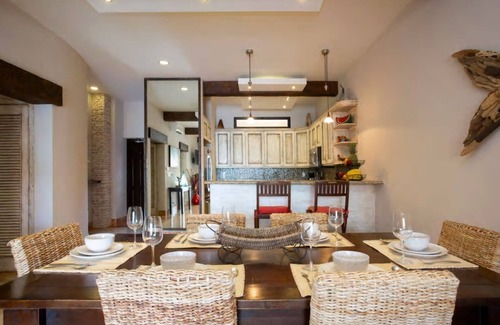 Centro Condo | Amazing Beachfront Condo with Pool and Beach - Luna Encantada G2