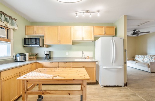 Ewa House | Amazing beachfront home on O'ahu's famous Ewa Beach! All inquiries welcome.