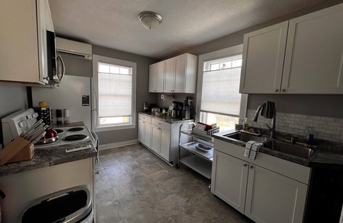 Richmond Apartment | Amazing Beds, Fast WiFi - Walk to EKU & Downtown Venues - 5 minutes to I-75