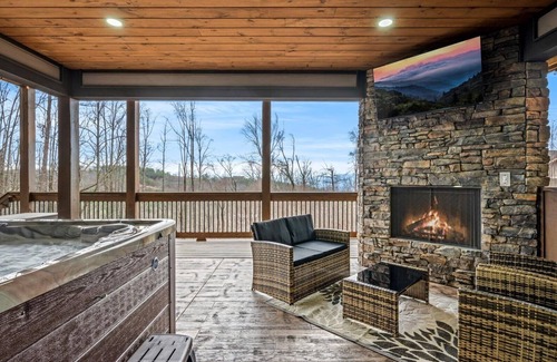 Bluff Mountain Cabin | Amazing BRAND NEW Pool Cabin, Incredible Views and Amenities