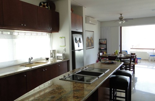 Isla Mujeres Condo | ~Amazing Casa Bendicion Condo on Beach, Sleeps 8, Huge Pool with Hot Tub~