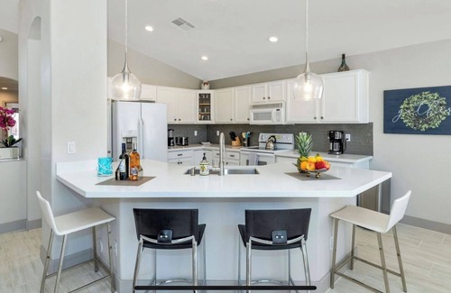 Chandler House | Amazing Chandler Home with Heated Spool. Prime Location!