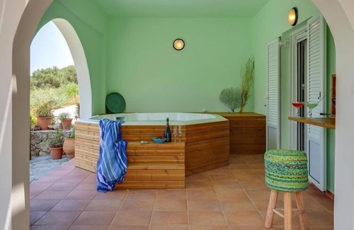 Kavallos House | Amazing cottage in Kavallos near lake