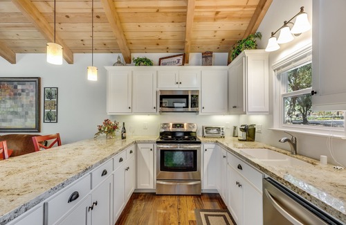 Morgan Hill Cottage | Amazing Country Setting at Cottage Creek Vineyards!