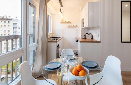 Saint-Lambert Apartment | Amazing deal - Central Location near the metro, Modern amenities and style