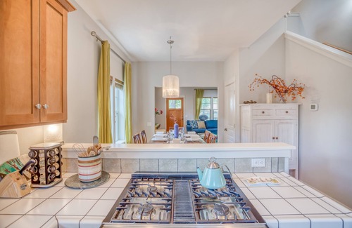 Old Bend House | Amazing Downtown Bend location, King suite and private fenced patio with Hot Tub