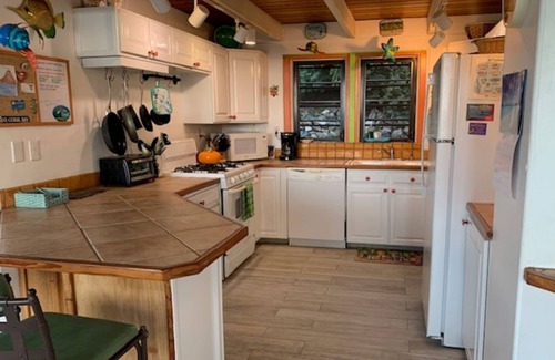 Estate Emmaus House | Amazing dual views - Island vibe - Great value