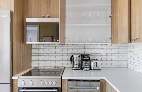 Vinegar Hill Apartment | Amazing Dumbo 2BR w/W/D, Roof & Gym, nr TimeOut Building, by Blueground
