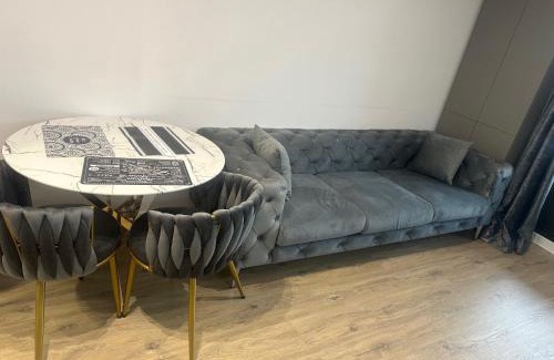 Sector 3 Apartment | Amazing Estoria Residence studio