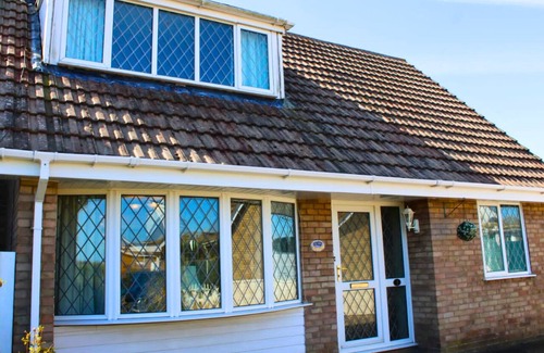 Chapel Saint Leonards Cottage | Amazing Family Cottage ★ near Beach & Attractions ★ Large Garden ★ Pet Friendly!