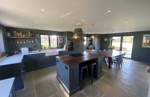 Upper Dicker Cottage | Amazing find! Elm Tree sleeps 10, hot tub & sauna. Near glyndbourne & lewes