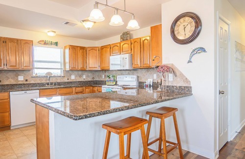 Cedar Lane House | Amazing Fishing on Caney Creek w/Pool!