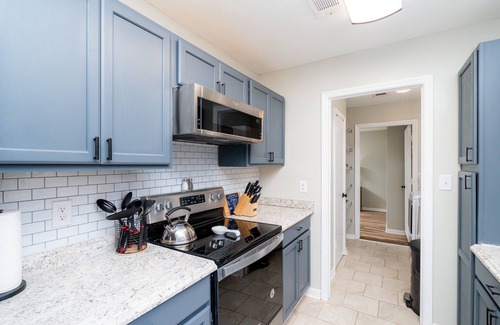 Warner Robins House | AMAZING for Large Groups or Crews- 7 beds/4 bedrooms