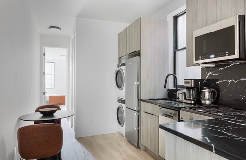 Greenpoint Apartment | Amazing Greenpoint 2BR w/Laundry & A/C, by Blueground