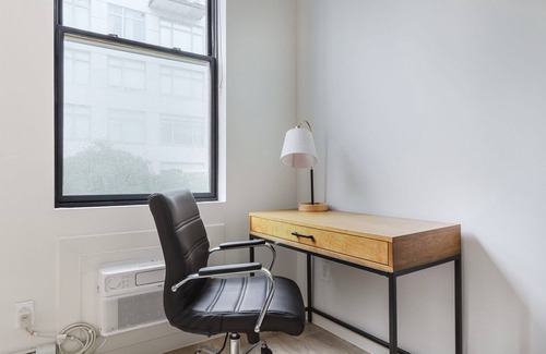 Greenpoint Apartment | Amazing Greenpoint 2BR w/Laundry & A/C, by Blueground
