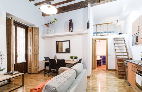 Palacio Apartment | Amazing ground floor for 6 with AC and internet located in Madrid city center!