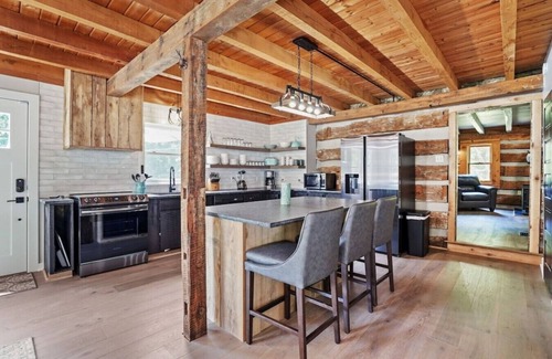 Lancaster Cabin | Amazing hand-hewn log home on almost 5 acres of privacy!