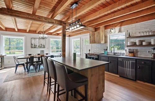 Lancaster Cabin | Amazing hand-hewn log home on almost 5 acres of privacy!