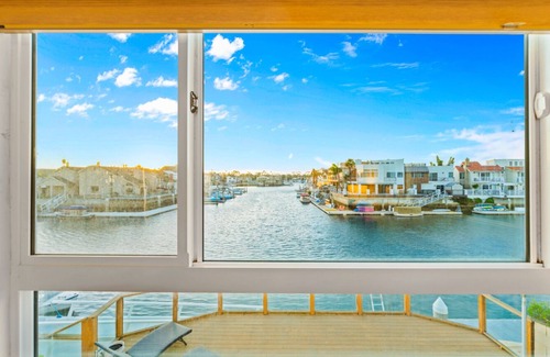 Channel Islands House | Amazing Harbor Deck Views, Comfy Beds W/Hot Tub