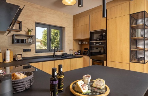 Sveti Lovrec House | Amazing home in Sv. Lovrec Pazenatick