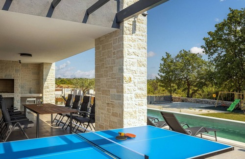 Sveti Lovrec House | Amazing home in Sv. Lovrec Pazenatick