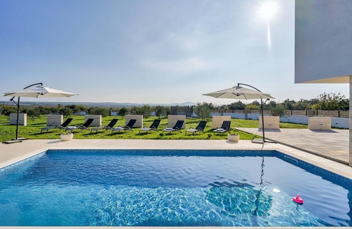 Donje Rastane House | Amazing home in Sveti Filip i Jakov