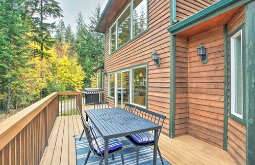 Clarksville House | Amazing Home 3 Minutes to Marina