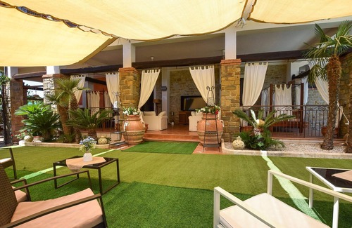 Laureana Cilento House | Amazing home in Laureana Cilento
