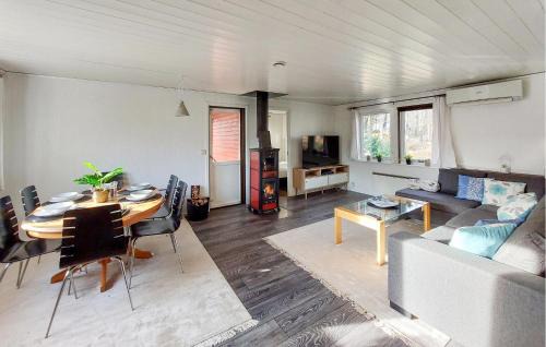 Fasalt House | Amazing Home In Örkelljunga With Wifi