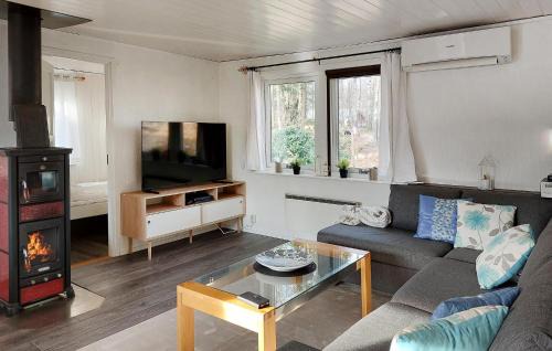 Fasalt House | Amazing Home In Örkelljunga With Wifi