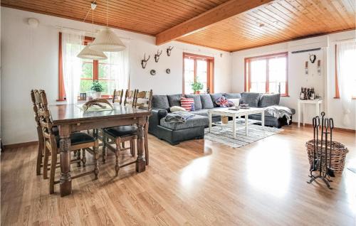 Orkelljunga House | Amazing Home In Örkelljunga With Sauna