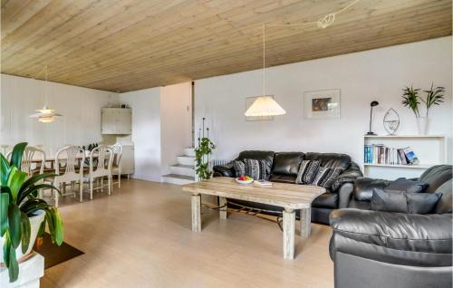 Andkær Vig House | Amazing Home In Børkop With Wifi