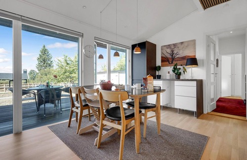 Bog By House | Amazing home in Bogø By with WiFi