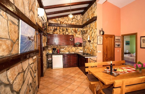 Kula Norinska House | Amazing home in Desne with kitchen