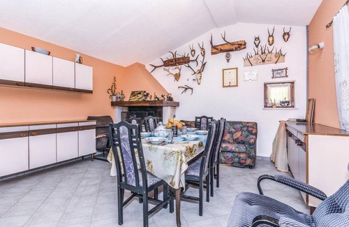 Lupoglav House | Amazing home in Dolenja Vas with WiFi
