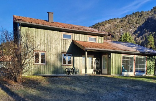 Øvre Ramse House | Amazing home in Dølemo with sauna