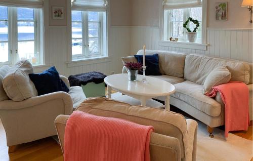 Ulsteinvik House | Amazing Home In Eiksund With Kitchen